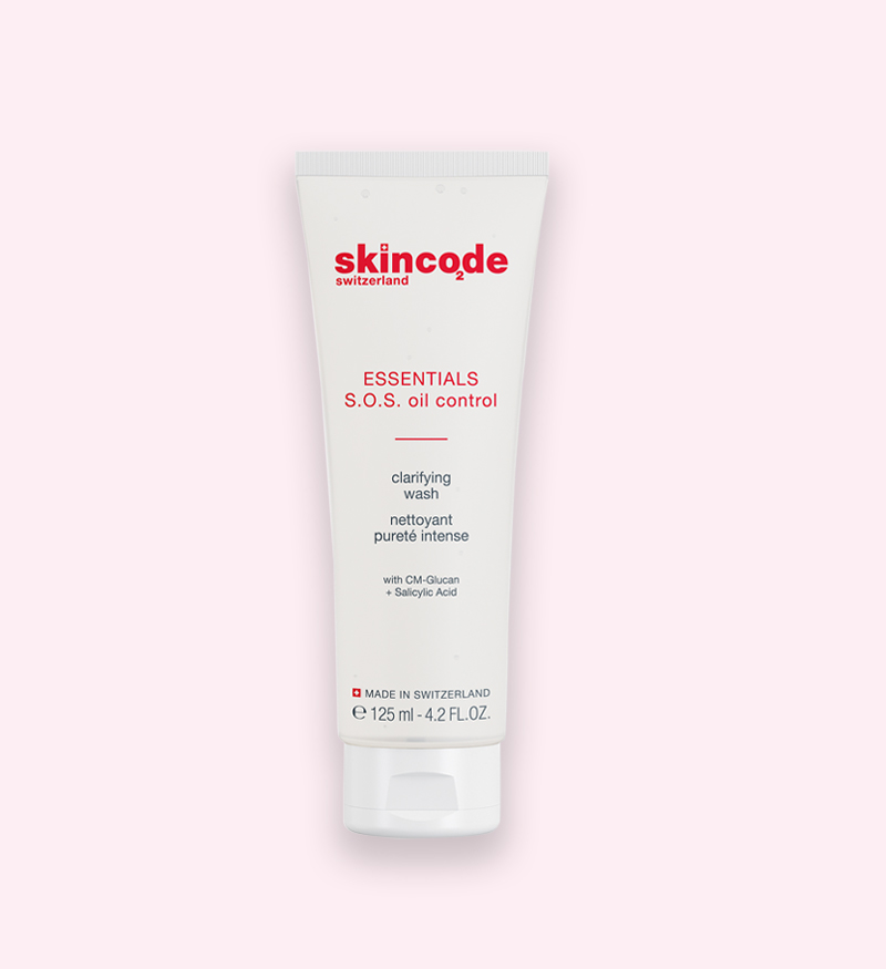 Sữa rửa mặt kiềm dầu, tinh khiết da Skincode Essentials S.O.S Oil Control Clarifying Wash 125ml – MS 1700