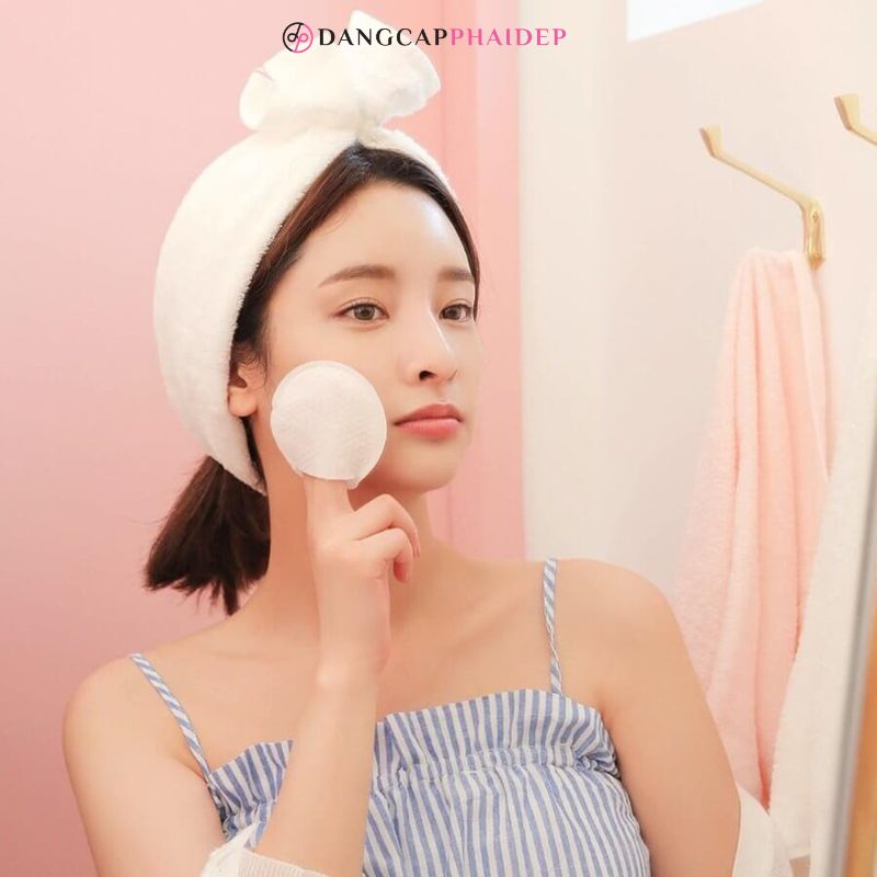 Nên bôi kem chống nắng trước hay sau kem nền?