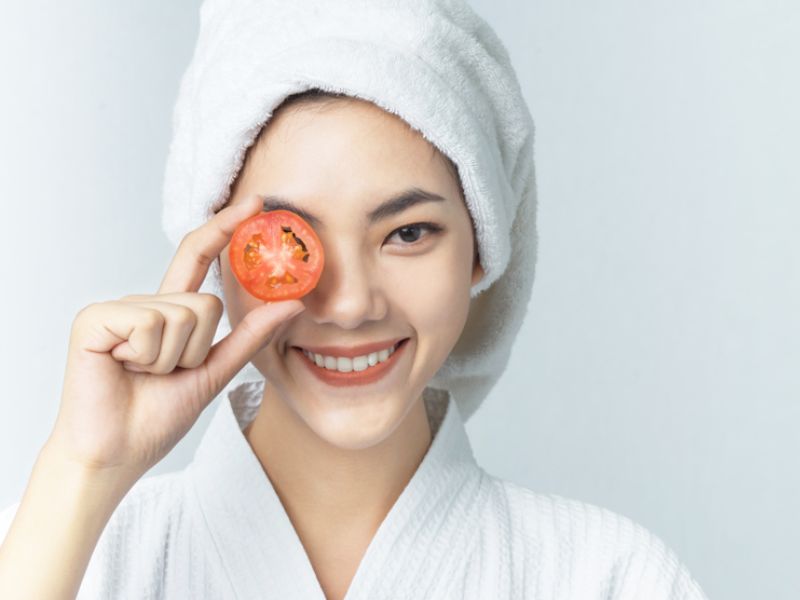Mặt nạ cà chua - sữa tươi cho làn da mịn màng