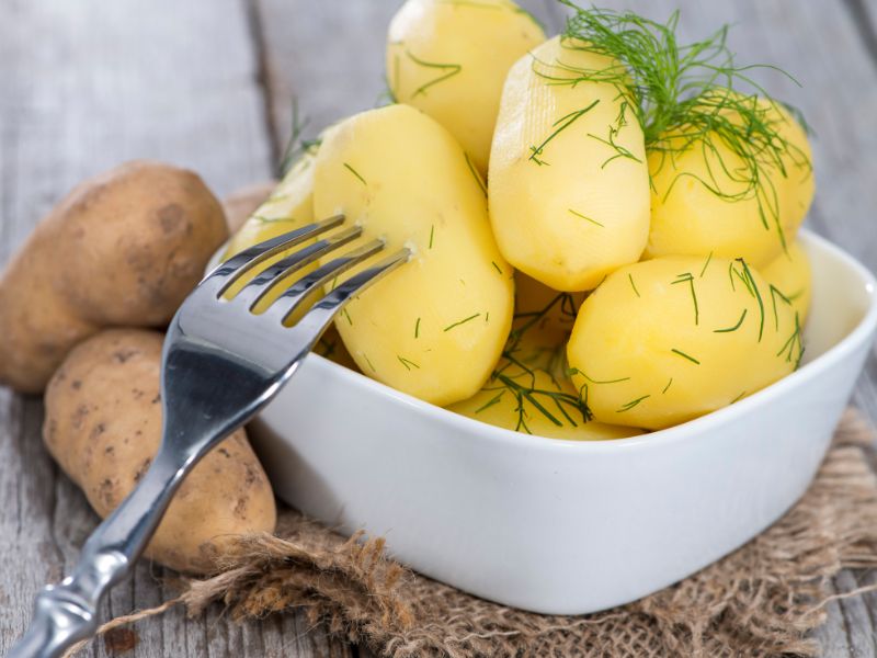 cách làm mặt nạ trắng da bằng khoai tây