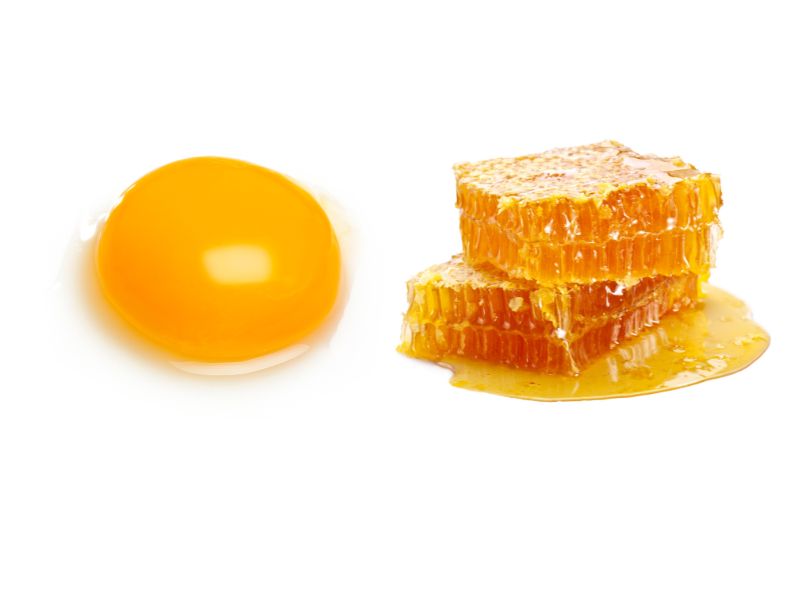Mặt nạ dành cho da khô từ lòng đỏ trứng gà và mật ong