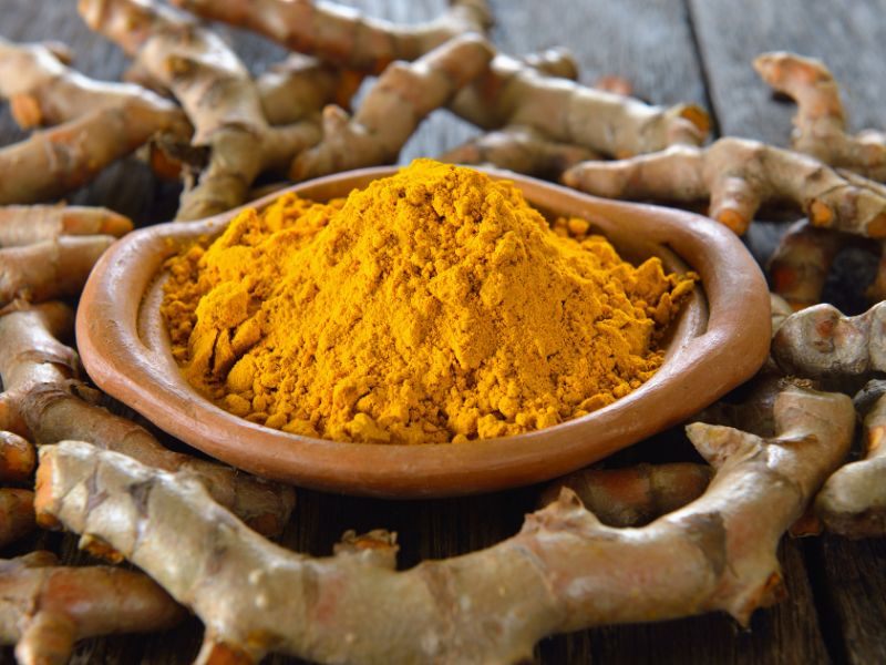 cách làm trắng da toàn thân bằng bột nghệ