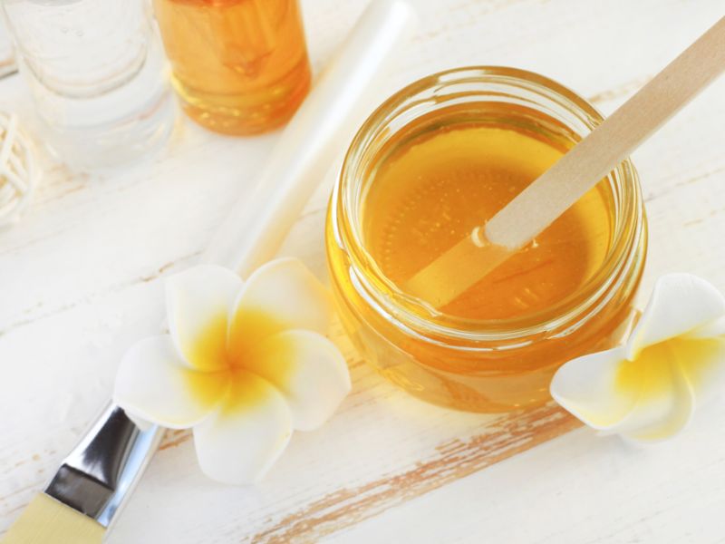 Làm trắng da bằng mật ong nguyên chất