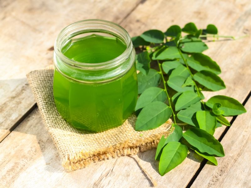 Uống nước rau ngót giúp da sáng từ bên trong