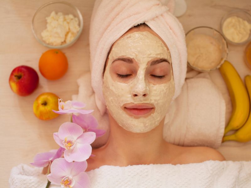 Kết hợp mặt nạ trắng da từ thiên nhiên