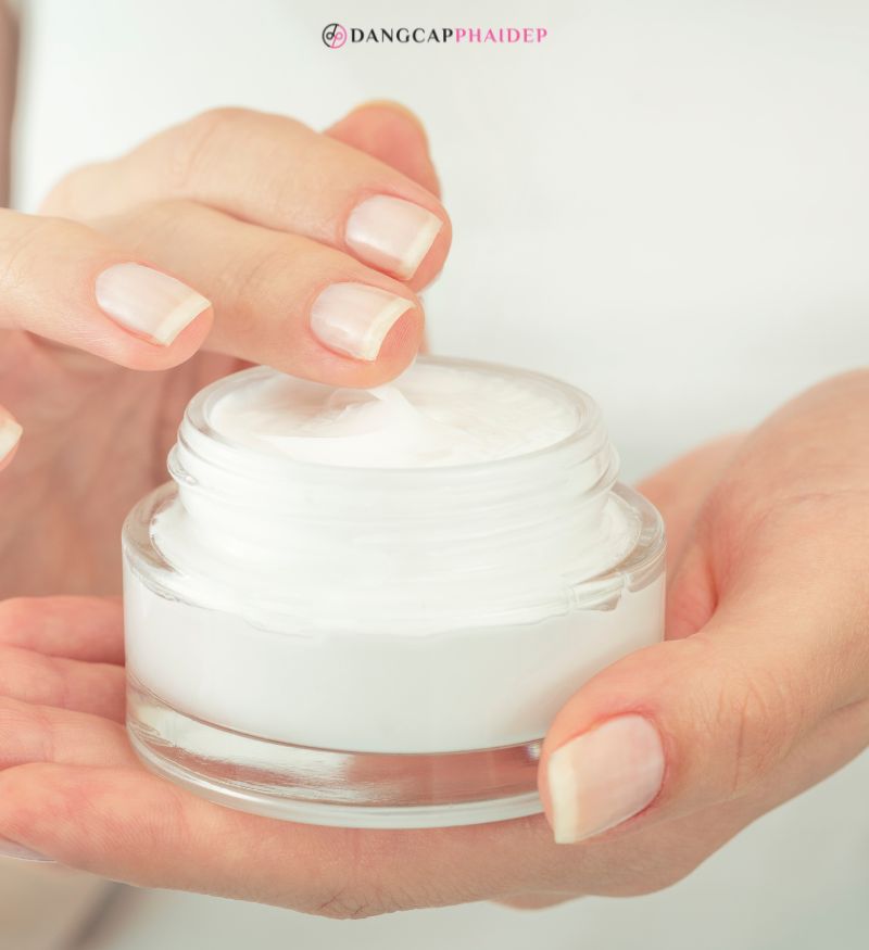 Không nên dùng kem dưỡng ẩm có chứa SPF vào ban đêm.