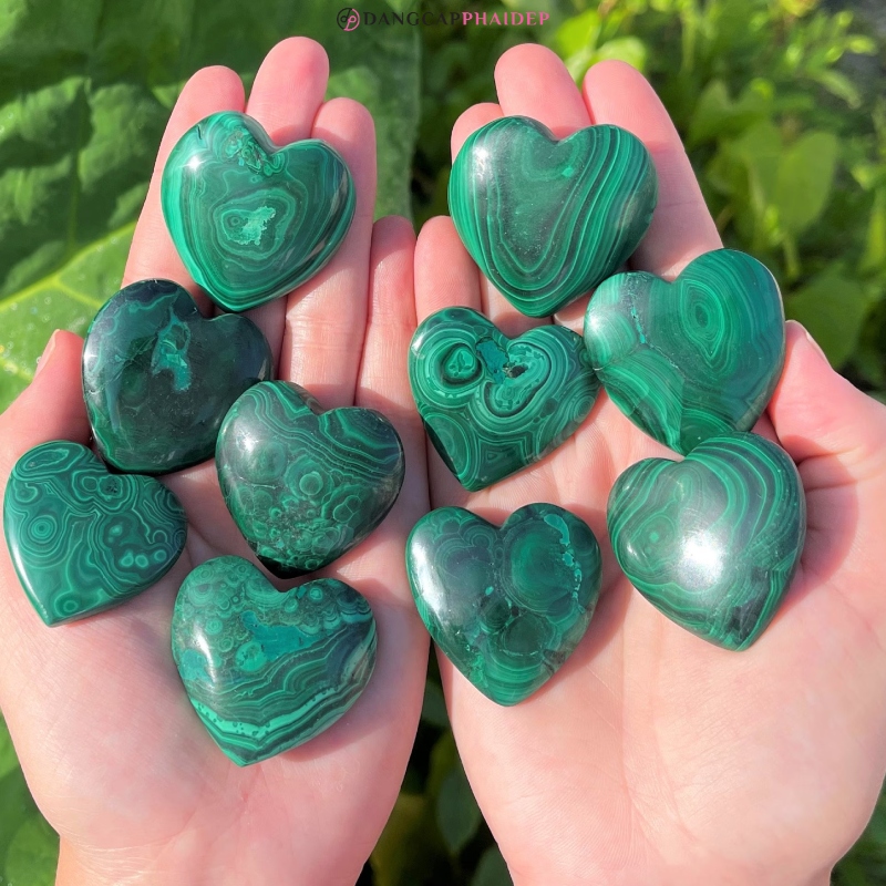 Malachite hài hòa tất cả các luân xa.