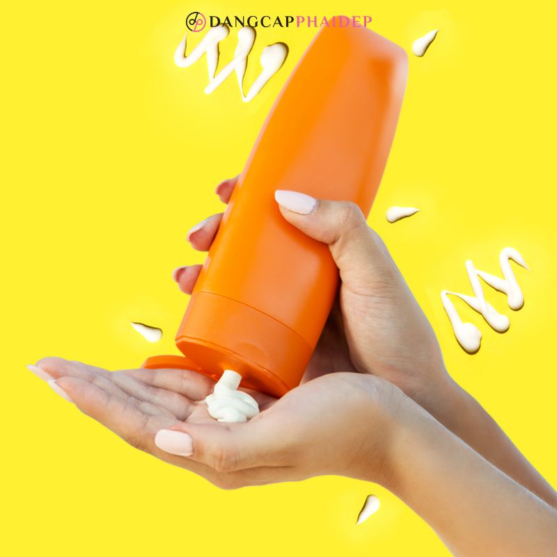 Chọn nhầm kem chống nắng hàng giả, hàng kém chất lượng là 1 trong những lý do sử dụng kem chống nắng bị dị ứng.