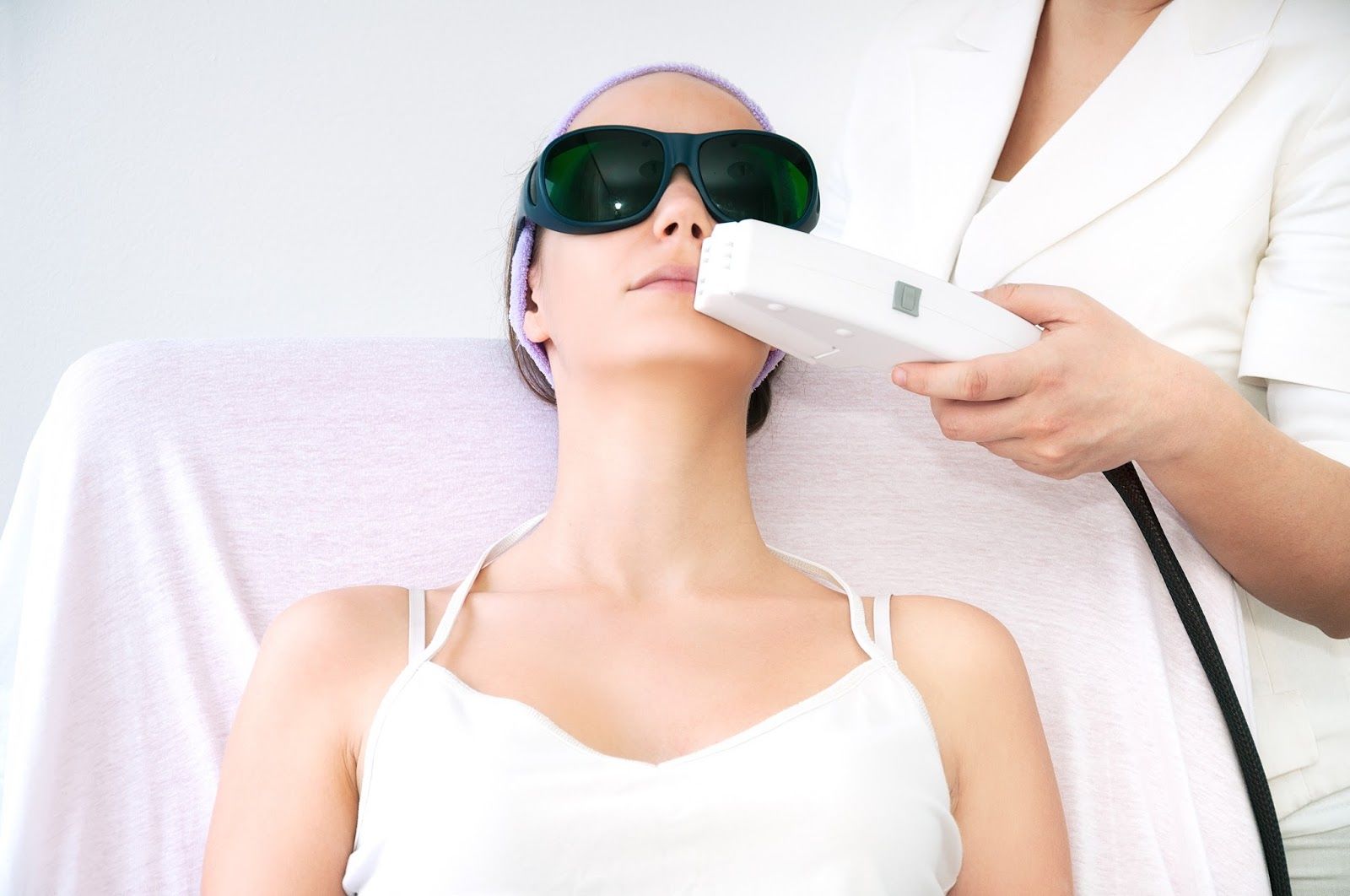 Điều trị thâm mụn bằng laser/IPL