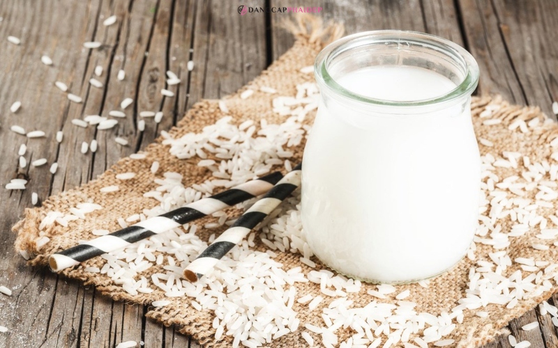 Nước vo gạo giúp dưỡng trắng da hiệu quả.