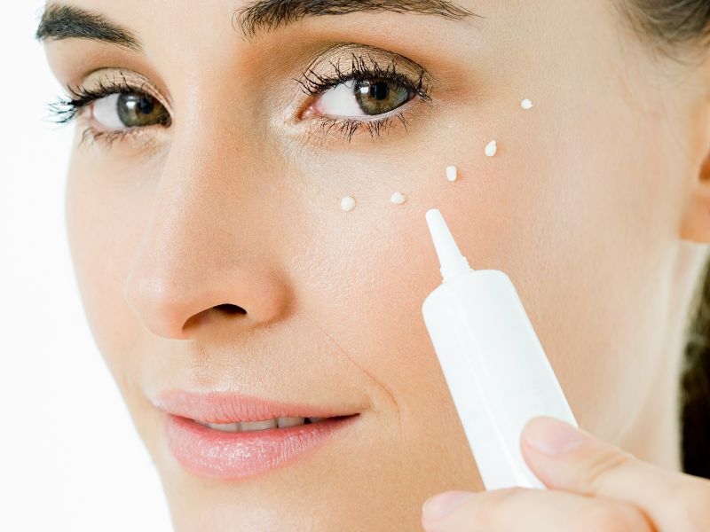 review trị thâm mắt skii