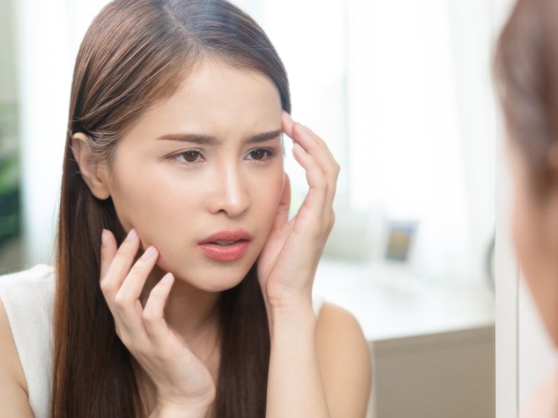 Tiết lộ 8 thói quen gây lão hóa da bạn cần biết