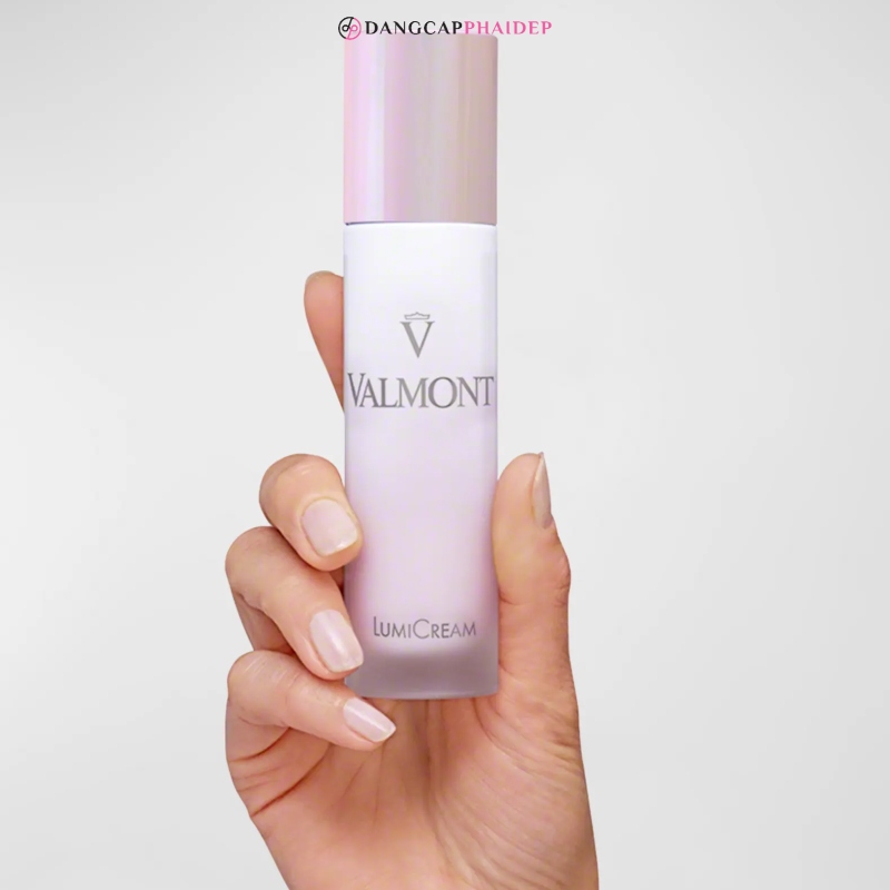 Kem dưỡng Valmont Lumicream làm trắng và dưỡng đều màu da.