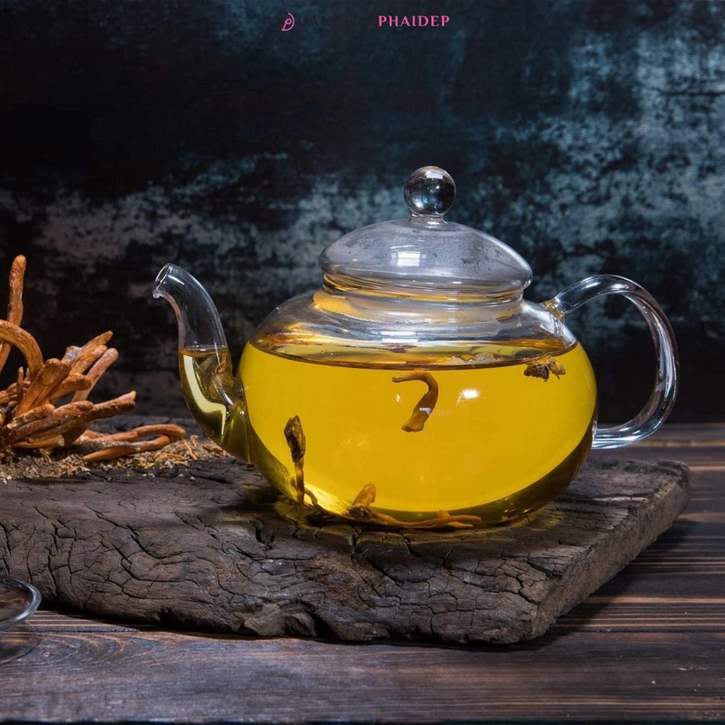Nên cho trẻ ăn cả phần cái trong trà để hấp thụ toàn bộ dưỡng chất.