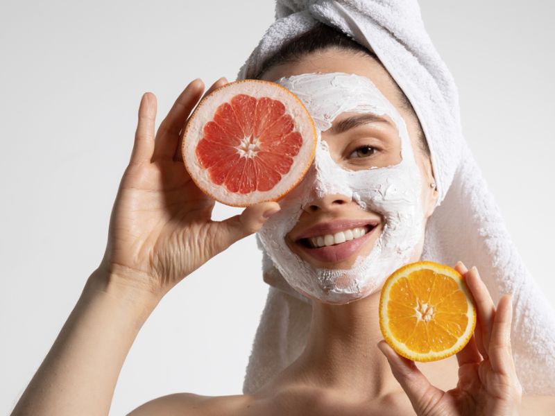 Đắp mặt nạ hoặc xông hơi 2 lần/tuần giúp da tươi trẻ hơn